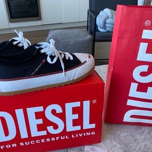 BRAND NEW "DIESEL" MEN's LOW CUT RUNNING SHOES